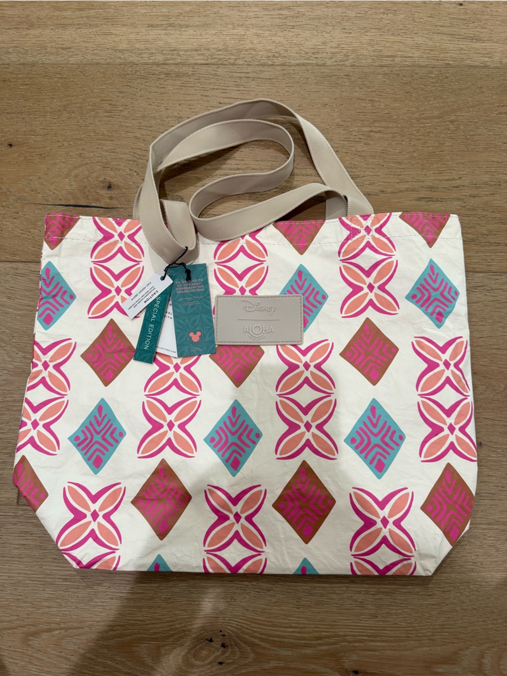 NEW Aloha Collection X Disney Moana Reversible Tote - Picture 3 of 5